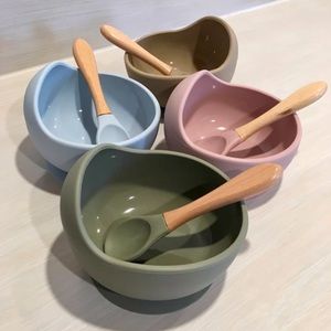 toddler bowls and spoons
